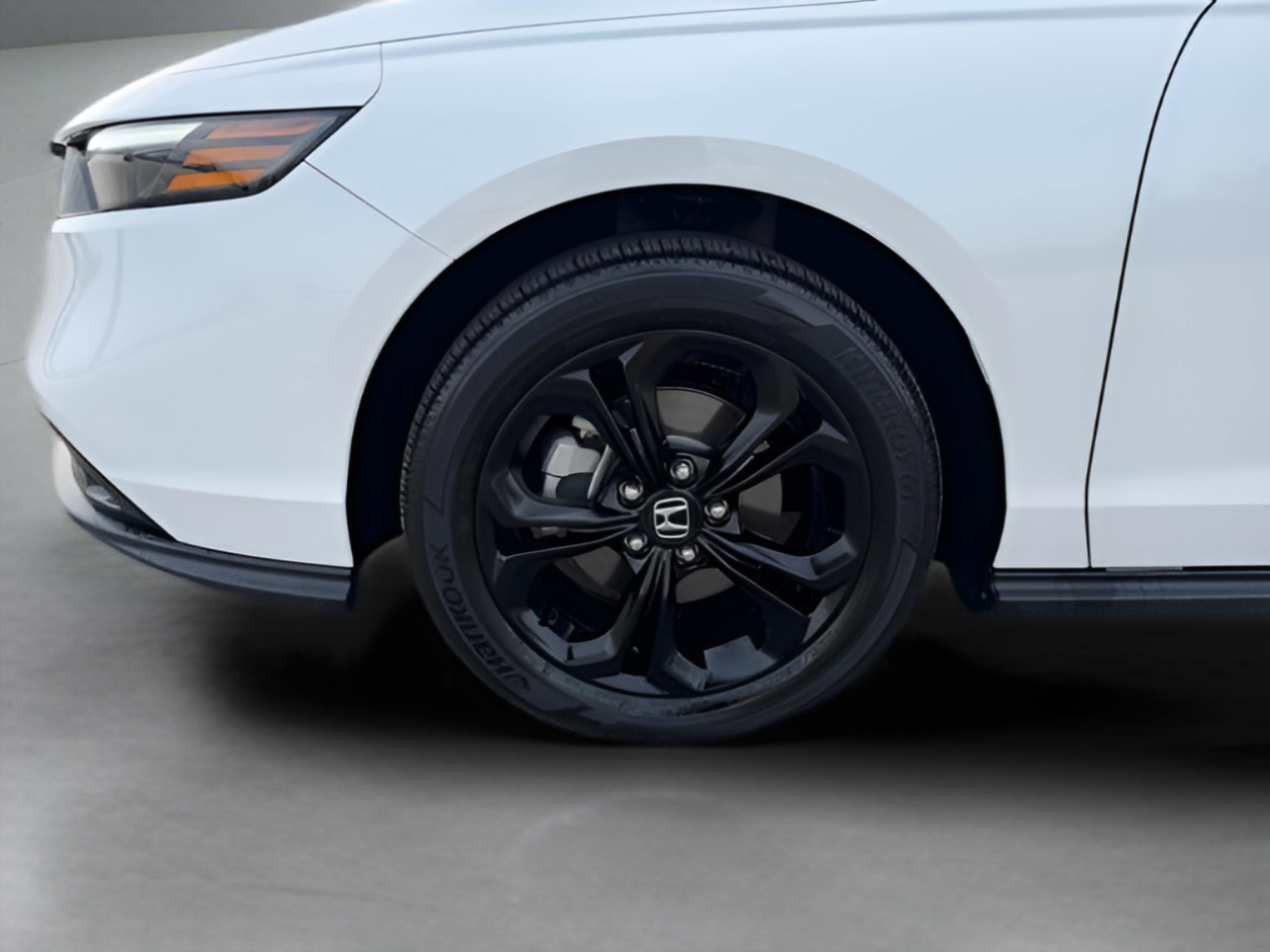 Certified 2025 Honda Accord SE image 33