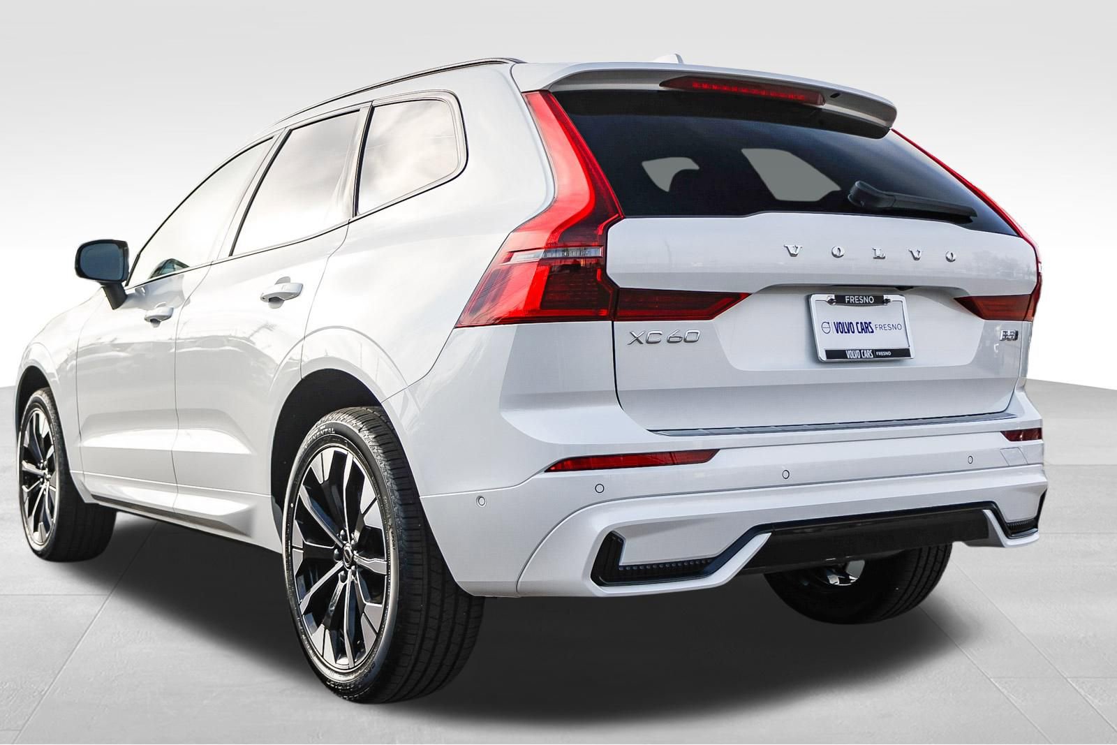 New 2026 Volvo XC60 B5 Plus w/ Climate Package image 7
