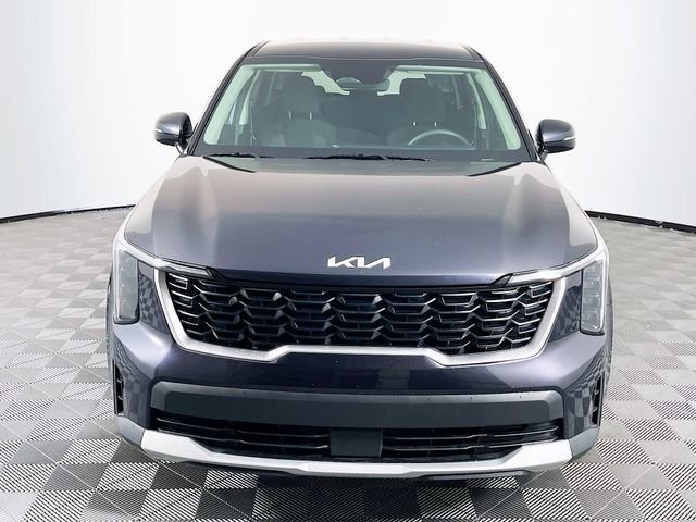 Used 2025 Kia Sorento LX image 3