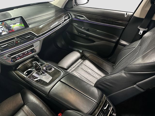 Used 2016 BMW 750i xDrive image 25