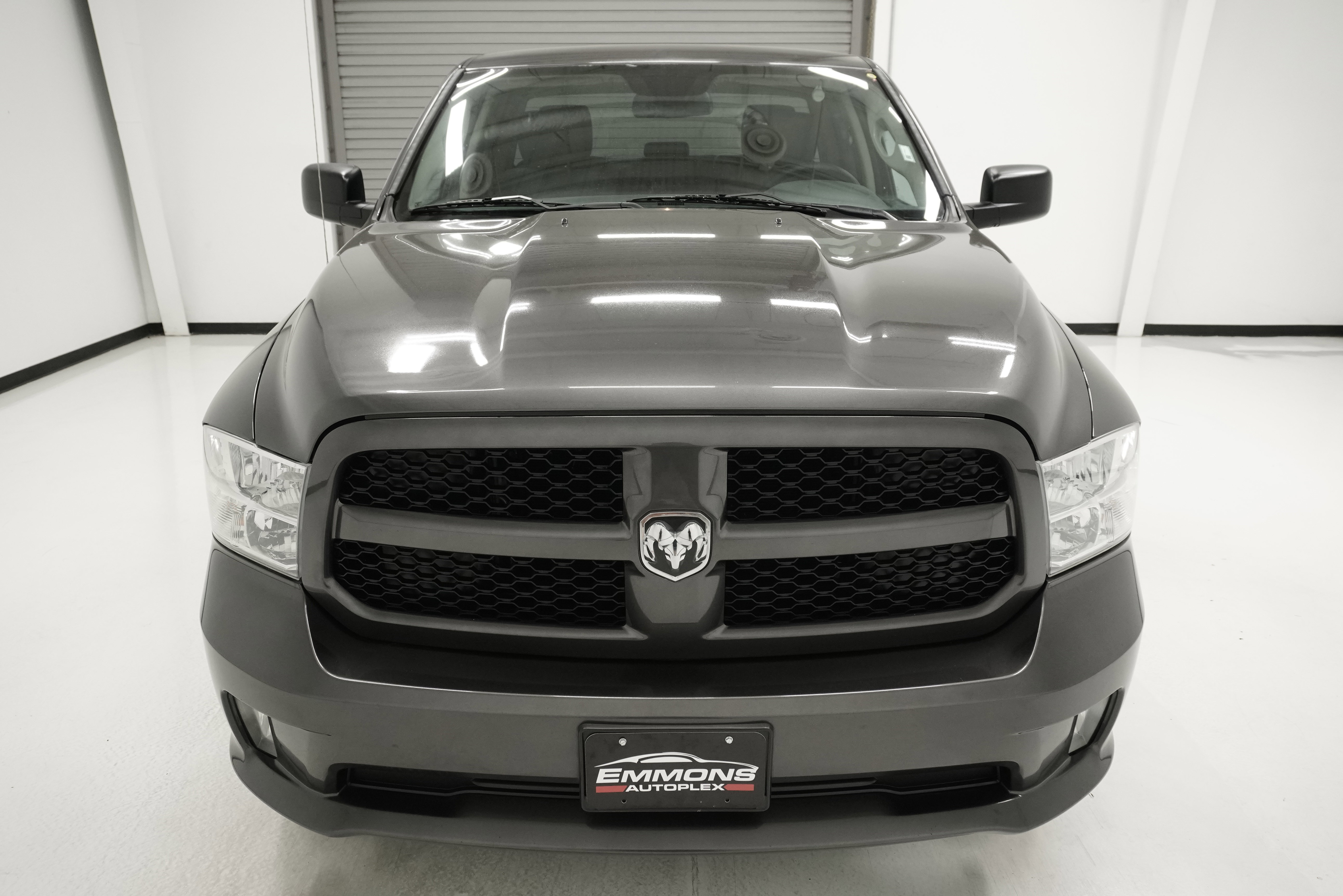 Used 2014 RAM 1500 Express RWD image 2