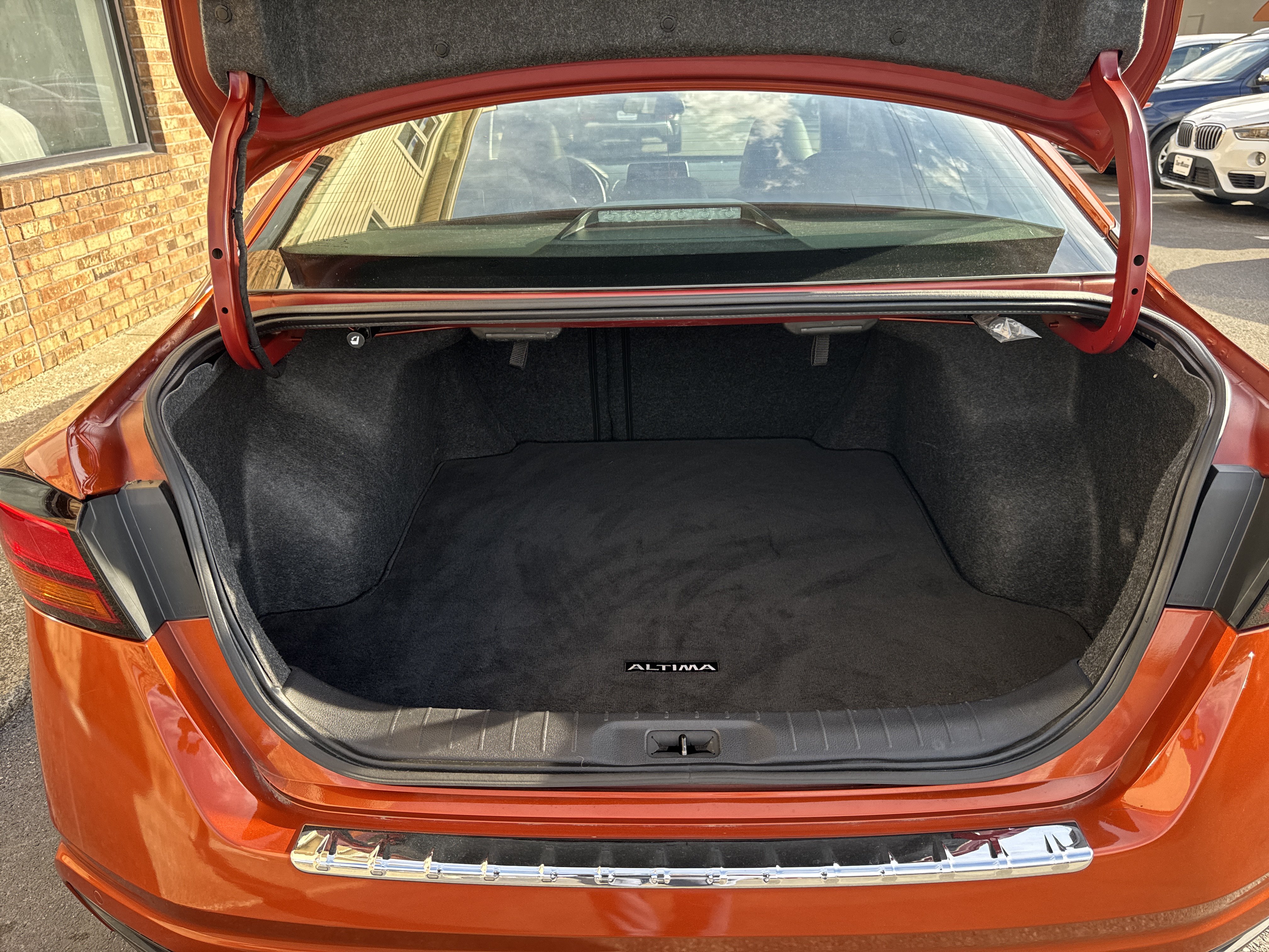 Used 2021 Nissan Altima 2.0 SR FWD image 11