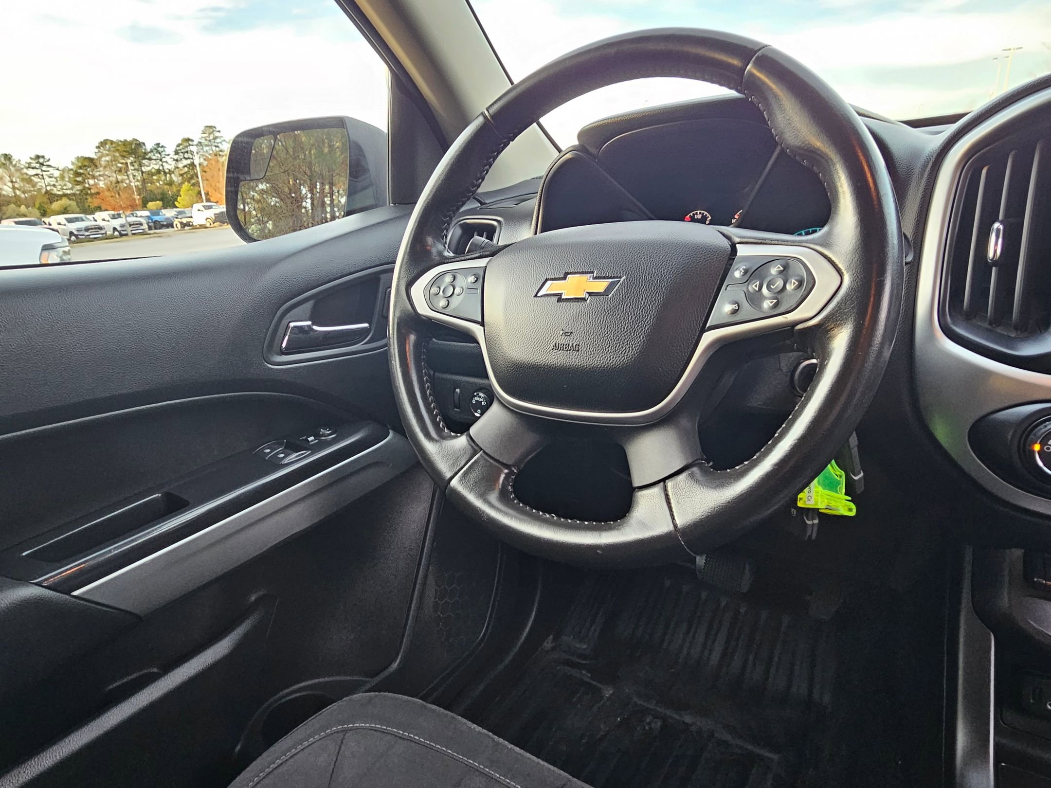 Used 2022 Chevrolet Colorado LT w/ Fleet Safety Package image 9