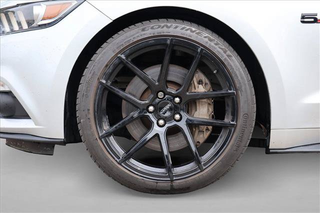 Used 2017 Ford Mustang GT w/ Black Accent Package RWD image 9