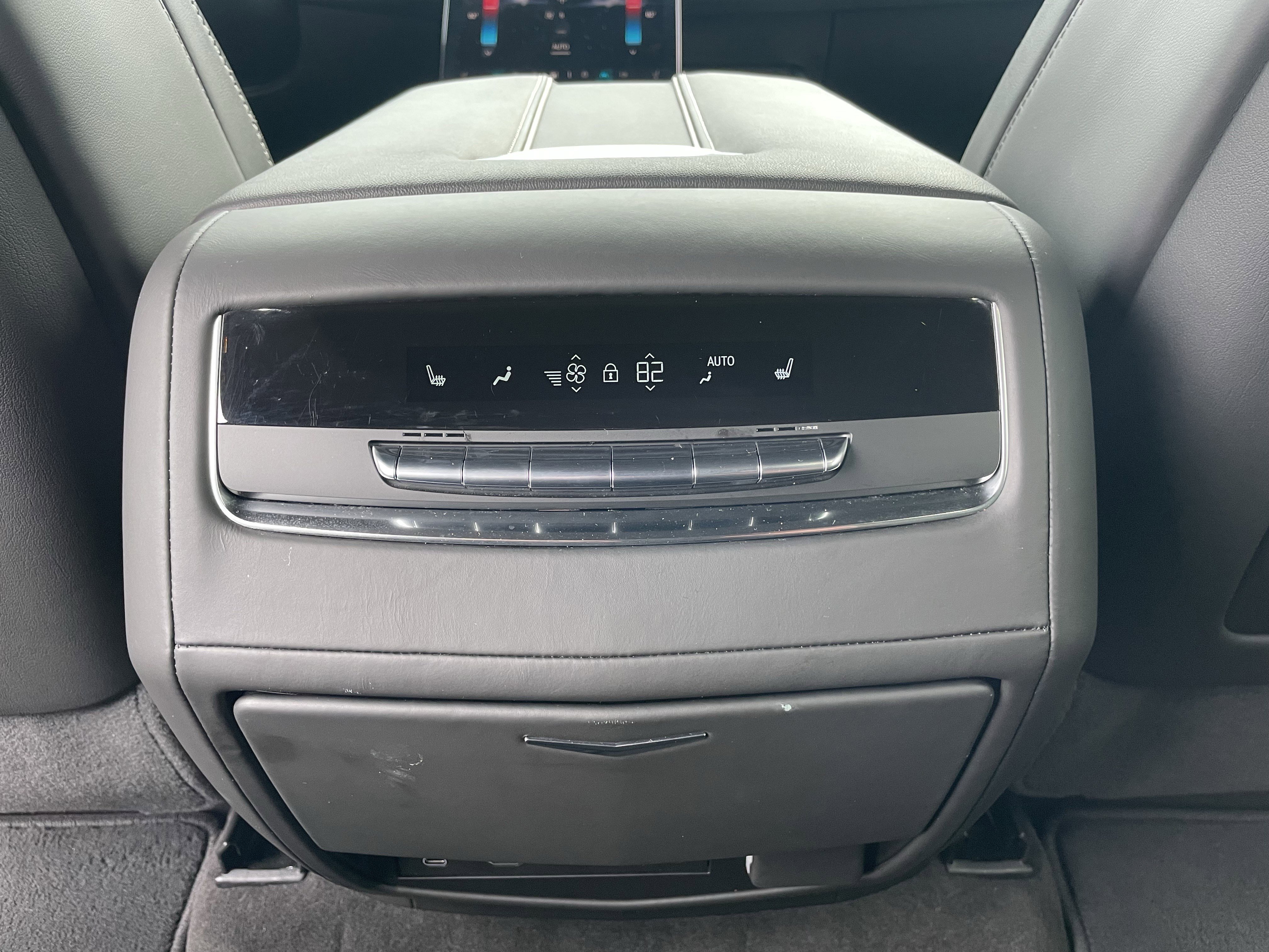 Used 2025 Cadillac Escalade ESV Sport Platinum image 26