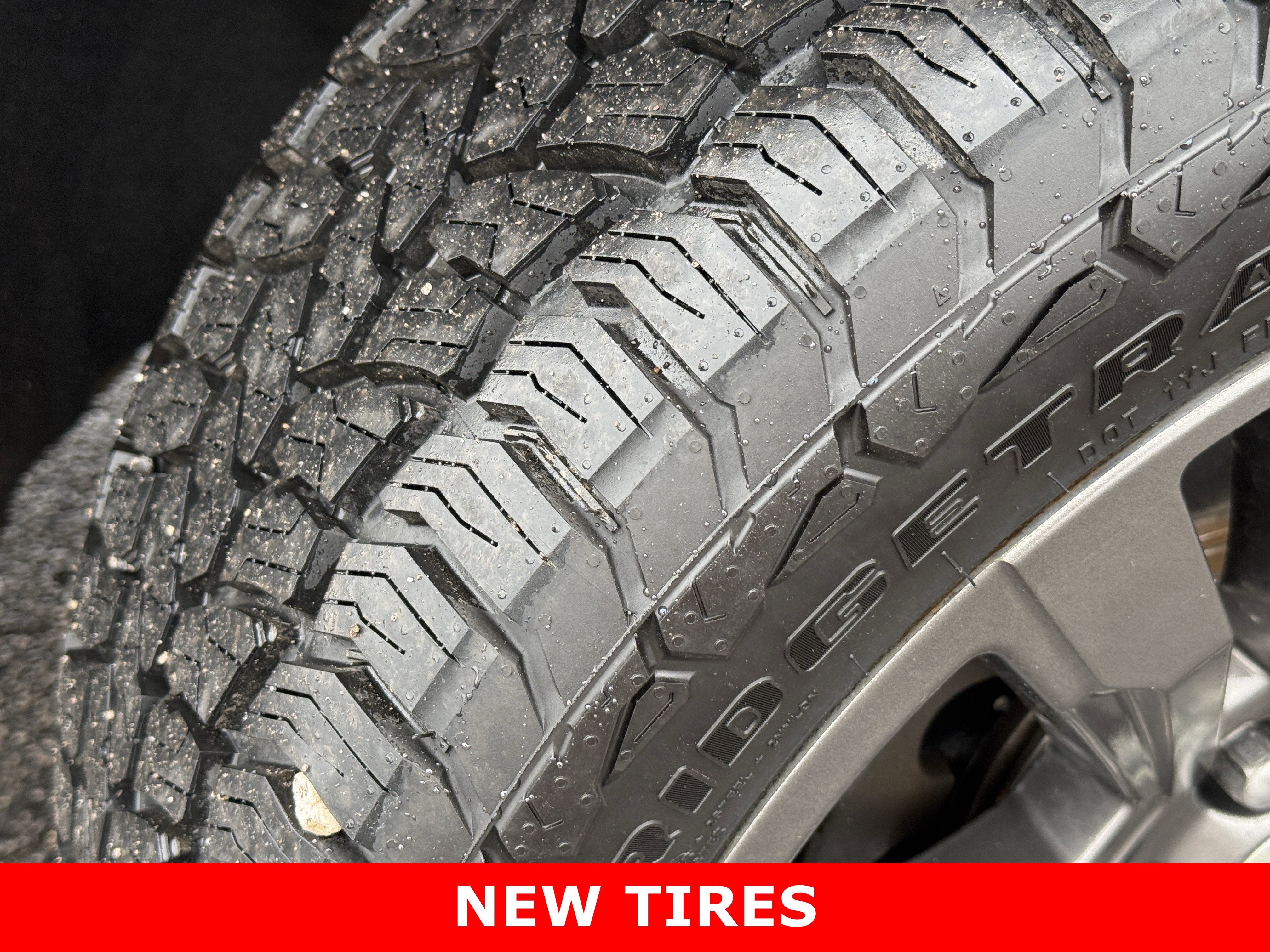 Used 2017 GMC Yukon XL Denali w/ Open Road Package image 9