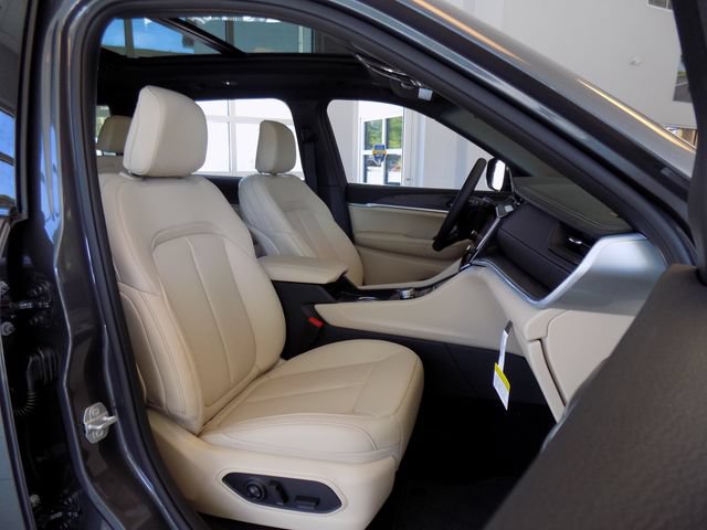 New 2026 Jeep Grand Cherokee L Limited AWD/4WD image 20