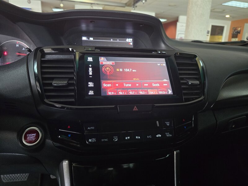 Used 2017 Honda Accord EX image 21