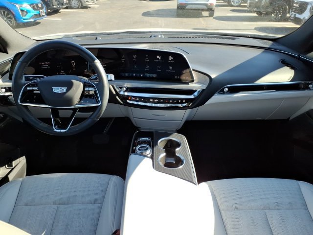 Used 2024 Cadillac Lyriq Luxury AWD/4WD image 18
