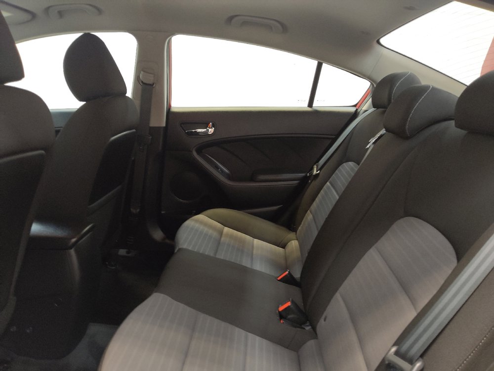 Used 2017 Kia Forte S image 18
