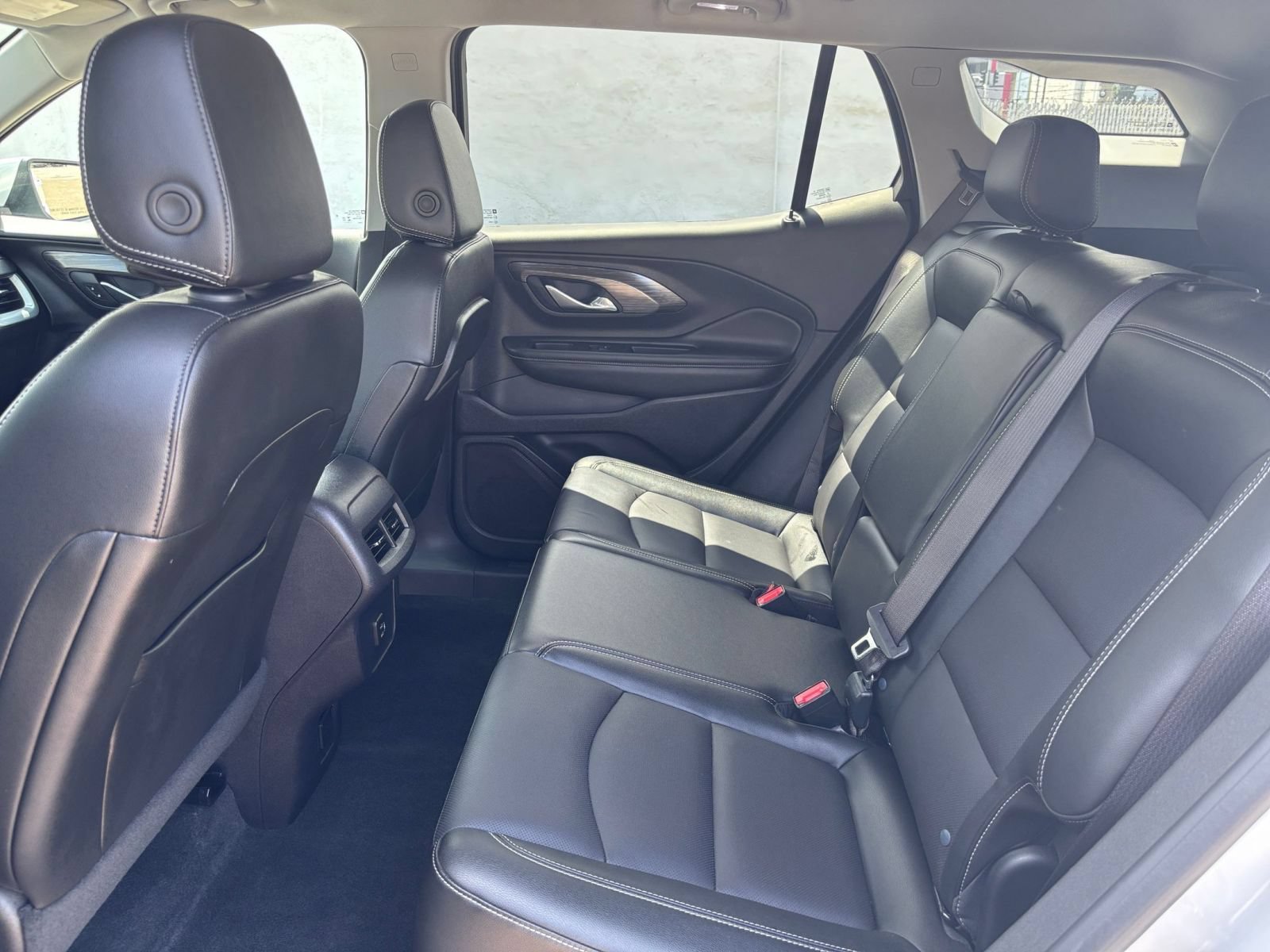 Used 2024 GMC Terrain SLT AWD/4WD image 28
