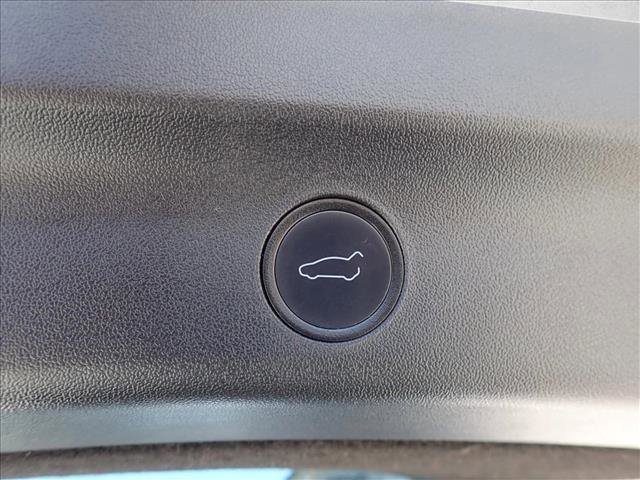 Used 2021 Tesla Model Y Long Range image 9