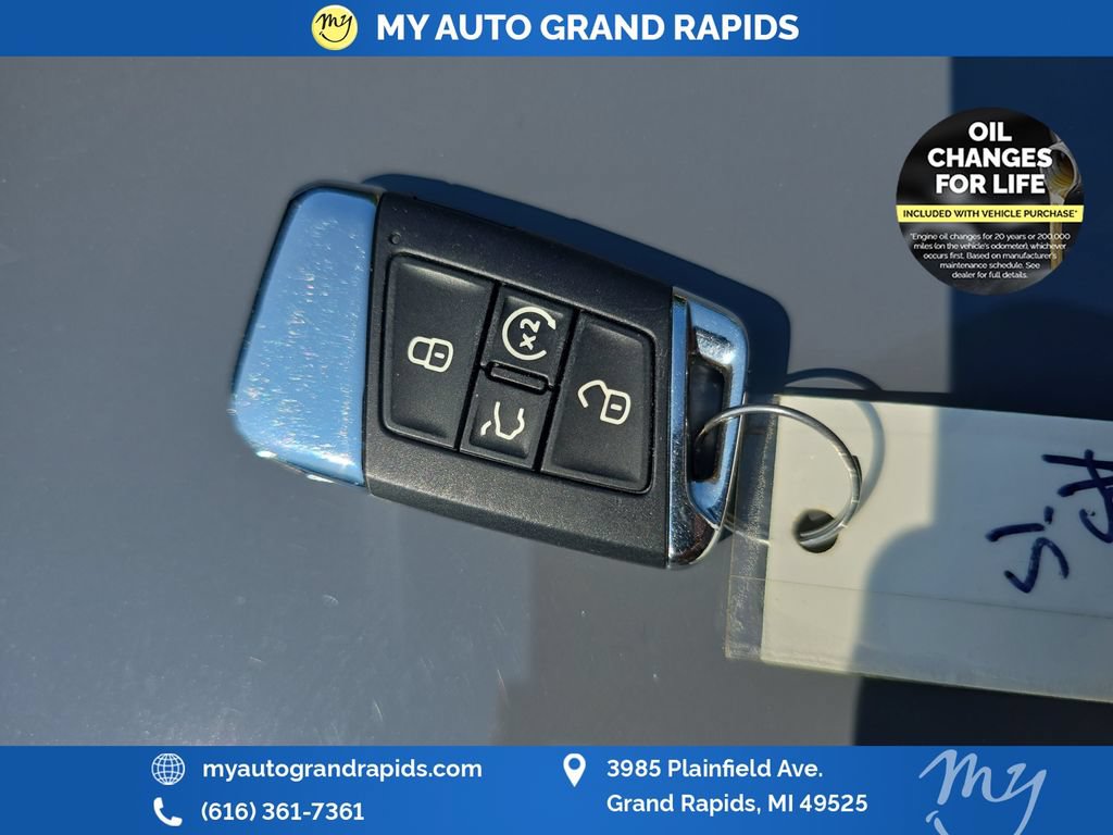 Used 2022 Volkswagen Atlas Cross Sport SEL Premium R-Line AWD/4WD image 34