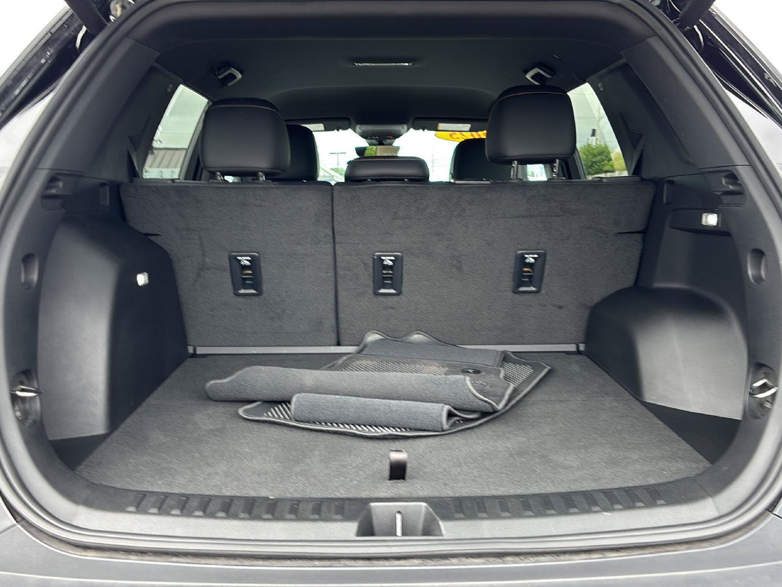 Used 2025 Chevrolet Equinox ACTIV w/ Safety and Technology Package AWD/4WD image 28