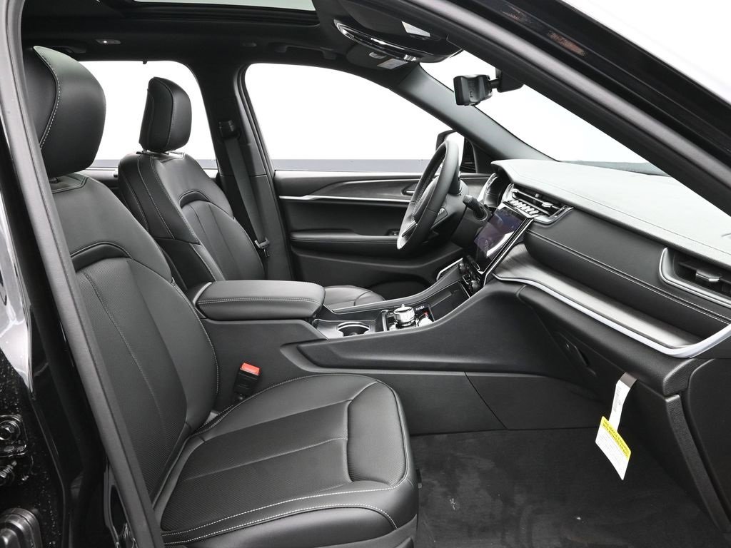 Used 2025 Jeep Grand Cherokee Limited 4xe image 21