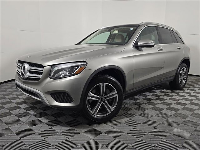 Used 2019 Mercedes-Benz GLC 300 4MATIC image 1