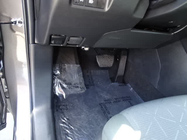 Used 2024 Toyota RAV4 XLE FWD image 17
