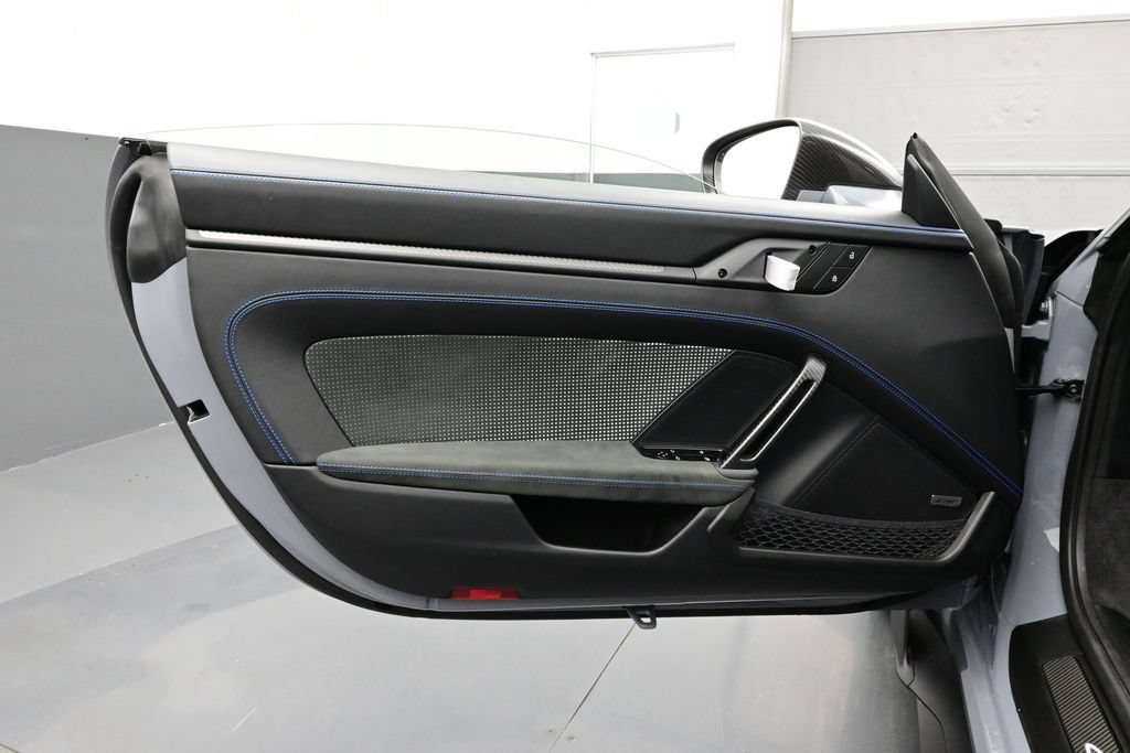 Certified 2025 Porsche 911 GT3 RS RWD image 7