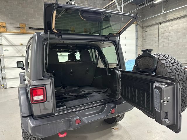 Used 2021 Jeep Wrangler Unlimited Rubicon w/ Cold Weather Group AWD/4WD image 23