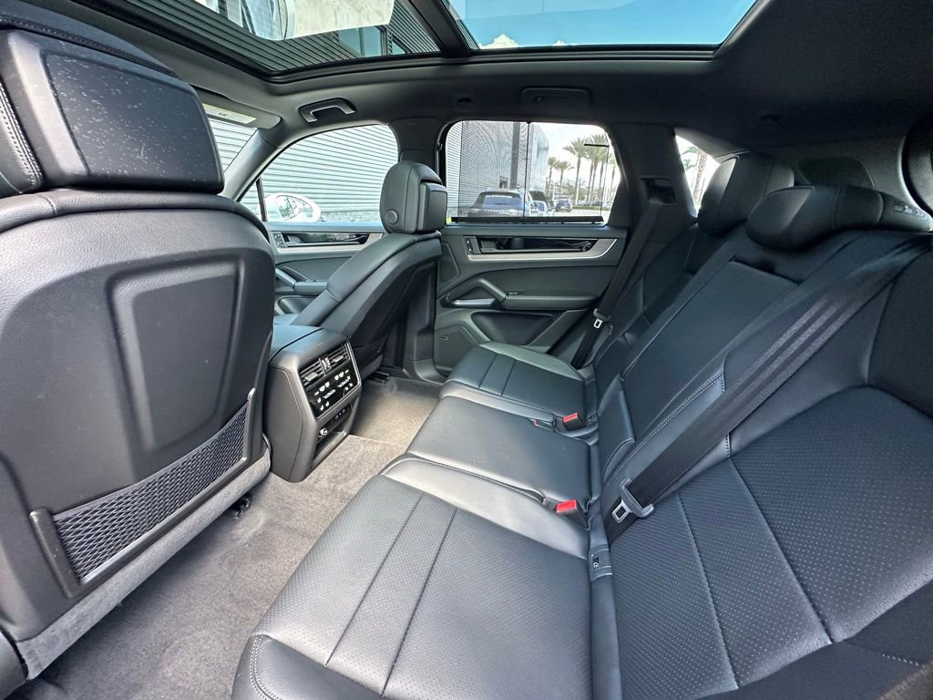 Certified 2026 Porsche Cayenne E-Hybrid image 37