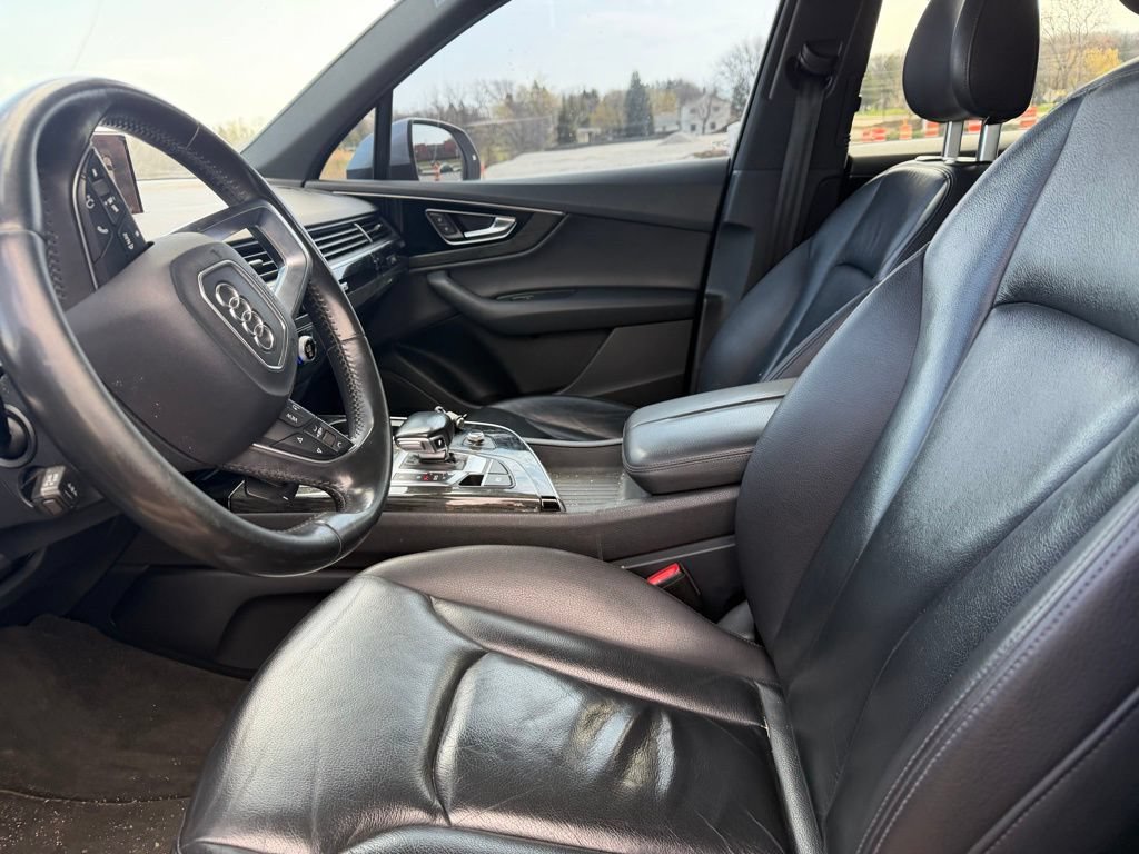 Used 2017 Audi Q7 3.0T Premium w/ Towing Package AWD/4WD image 8