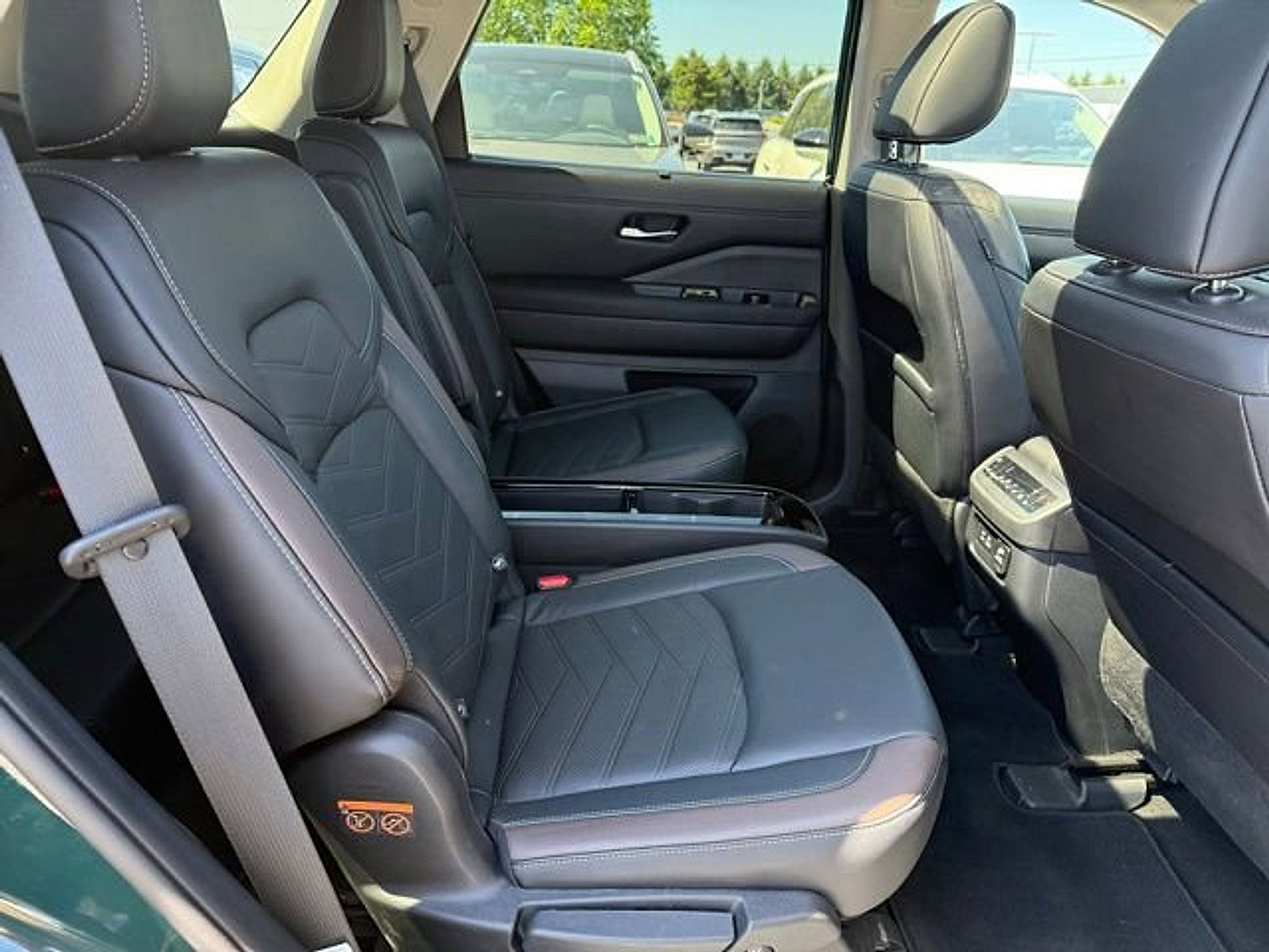 Used 2023 Nissan Pathfinder Platinum w/ Lighting Package (N93) AWD/4WD image 24