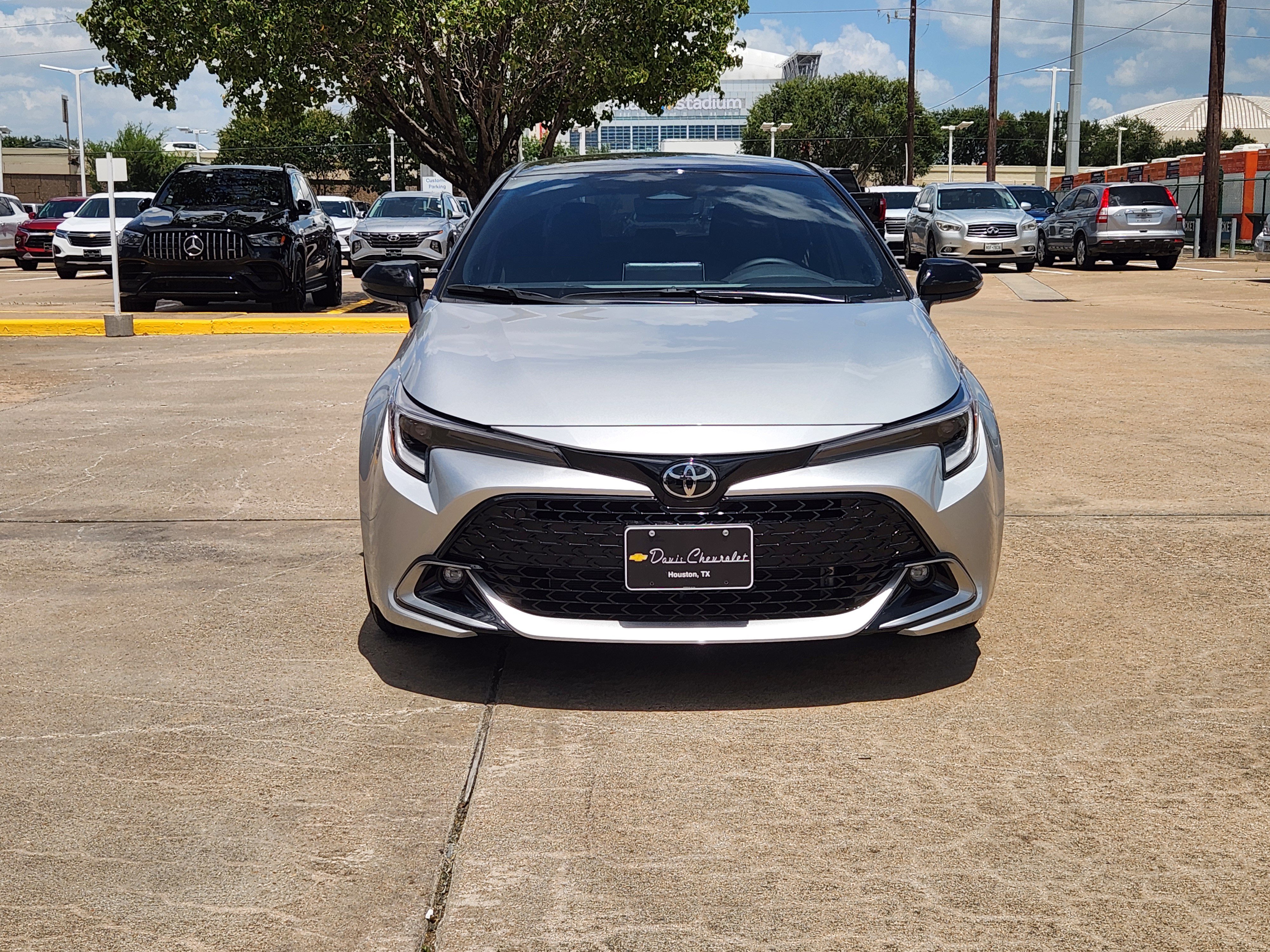Used 2025 Toyota Corolla XSE FWD image 3