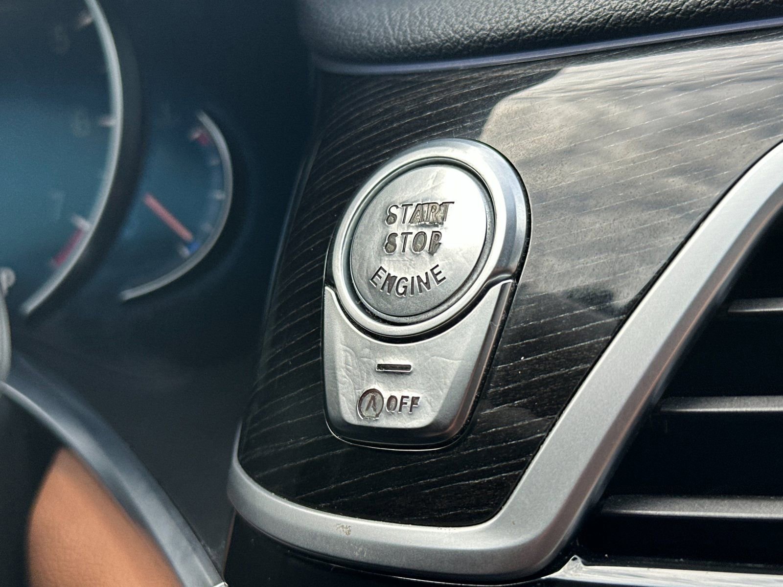 Used 2019 BMW 750i w/ M Sport Package image 26