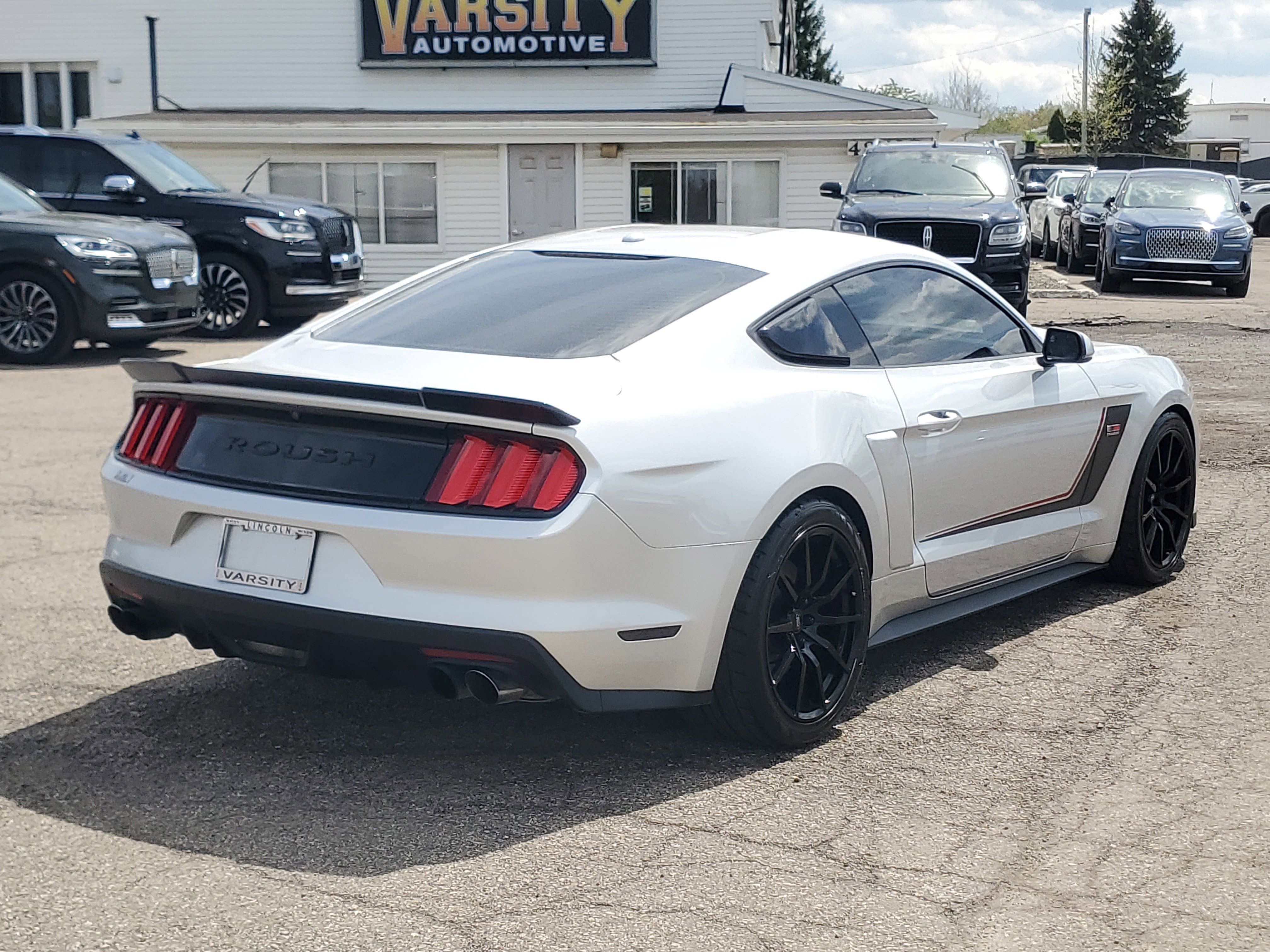 Used 2017 Ford Mustang GT Premium RWD image 6
