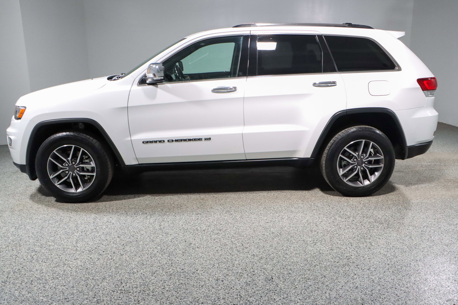 Used 2022 Jeep Grand Cherokee Limited image 10