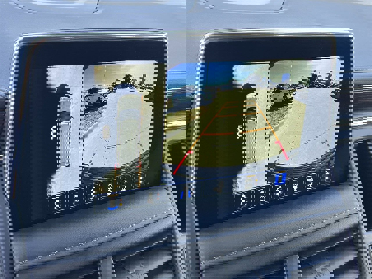 Used 2024 Chevrolet Suburban Z71 w/ Luxury Package image 16