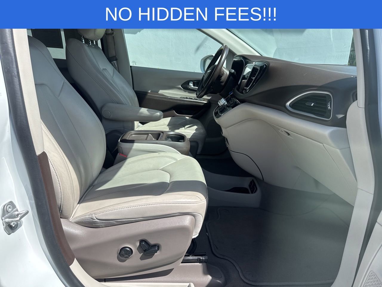 Used 2020 Chrysler Pacifica Touring-L w/ Advanced Safetytec Group FWD image 13