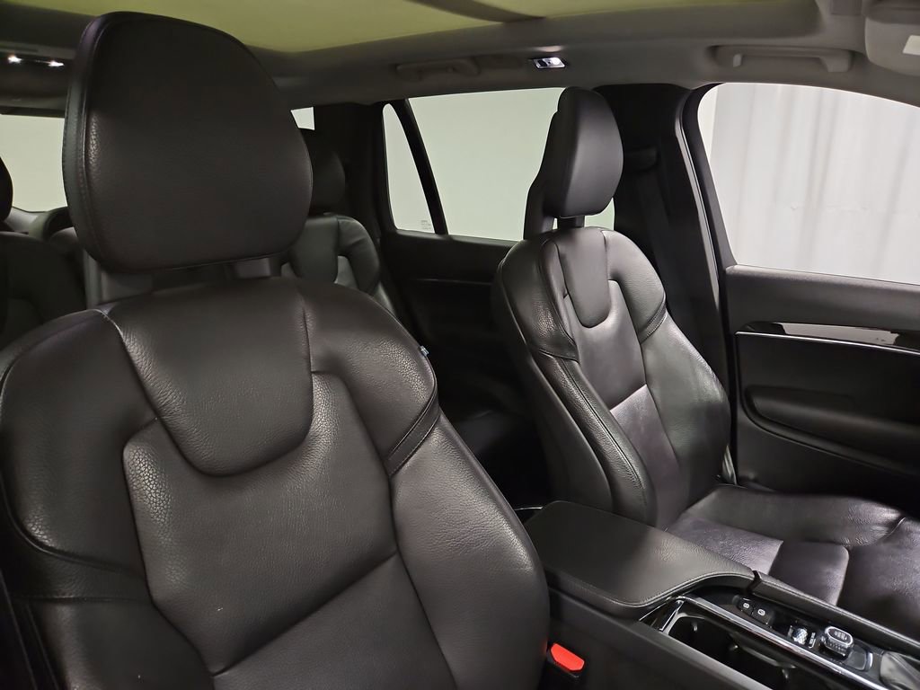 Used 2018 Volvo XC90 T6 Momentum w/ Convenience Package image 30