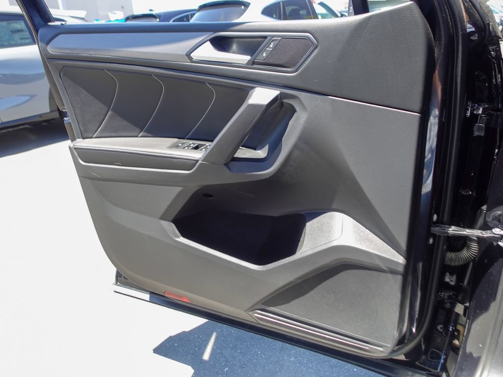 Used 2023 Volkswagen Tiguan SE FWD image 17