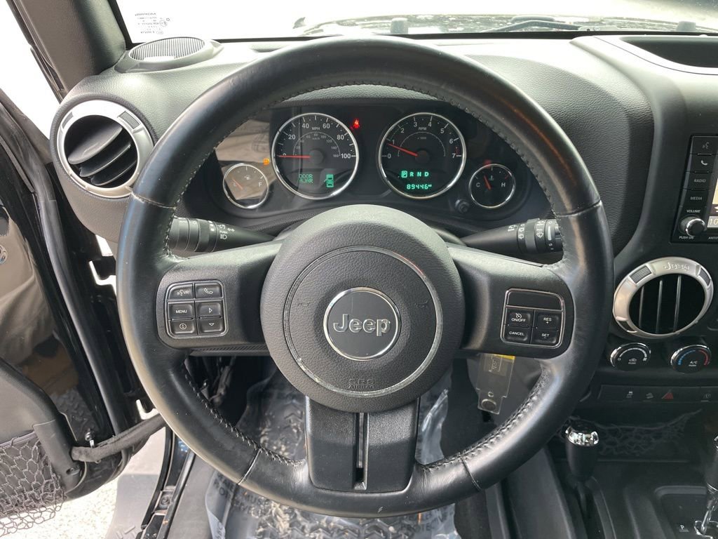 Used 2017 Jeep Wrangler Unlimited Sahara w/ Connectivity Group image 12