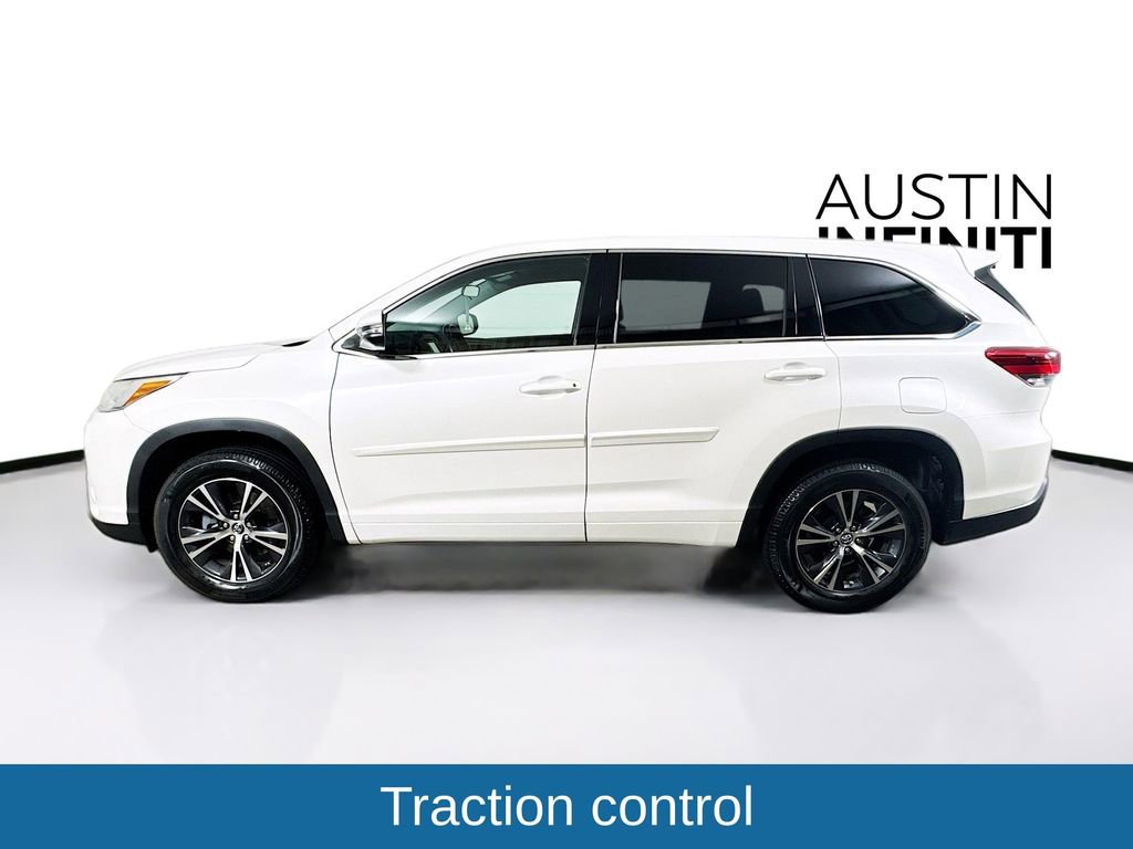 Used 2018 Toyota Highlander Plus FWD image 4