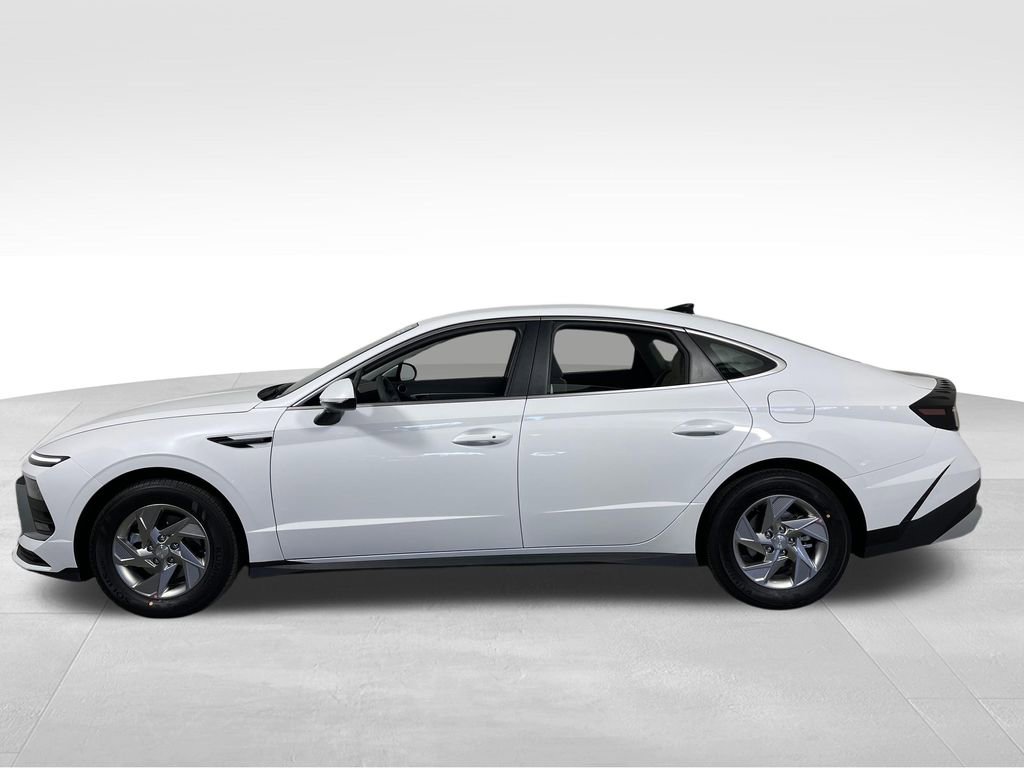 New 2026 Hyundai Sonata SE FWD image 2