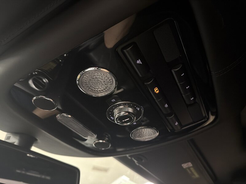 Used 2015 Bentley Flying Spur V8 image 28