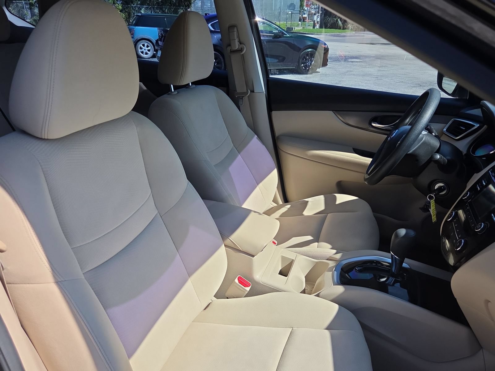 Used 2016 Nissan Rogue S FWD image 27