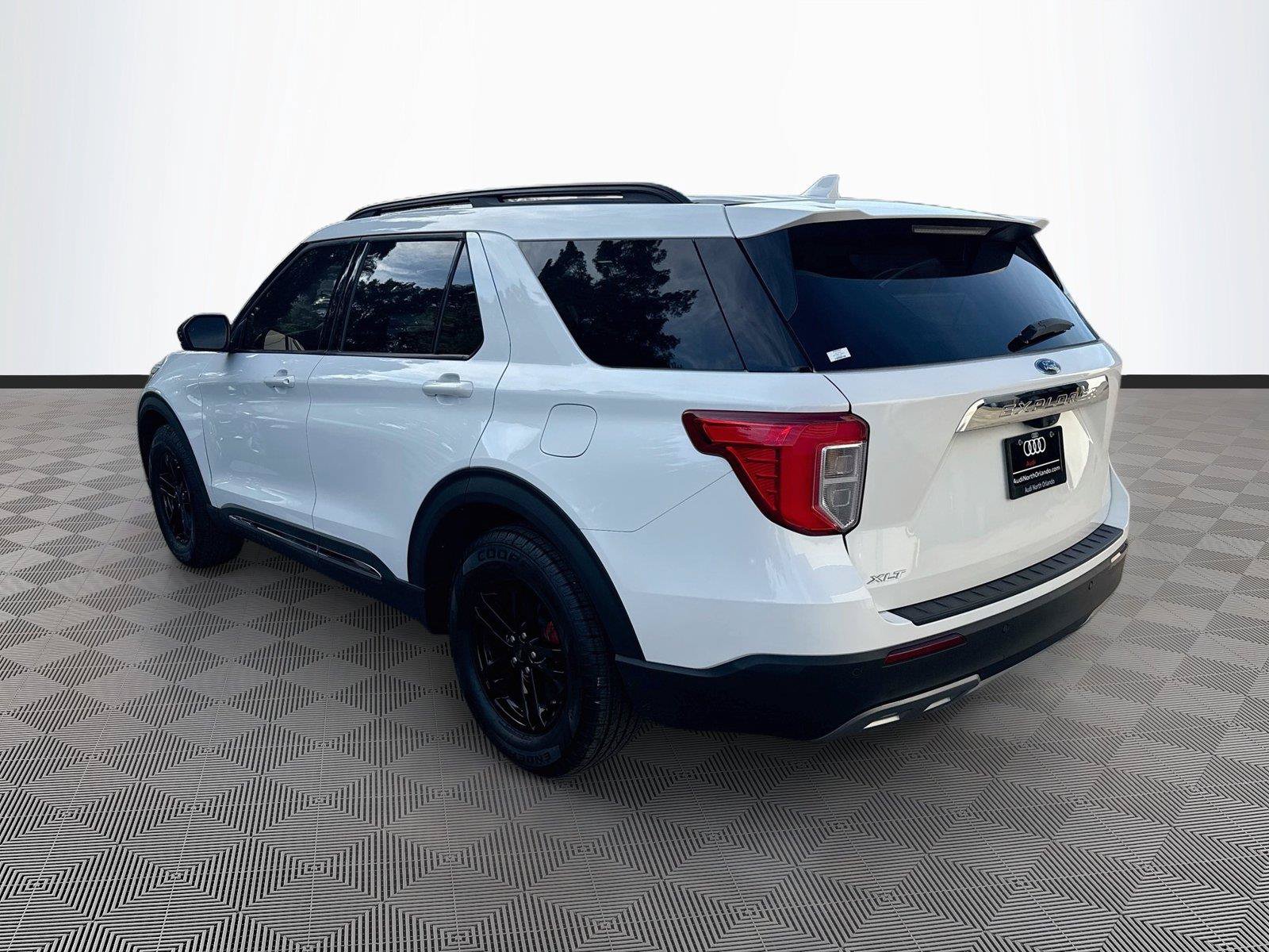 Used 2024 Ford Explorer XLT w/ Equipment Group 202A RWD image 5