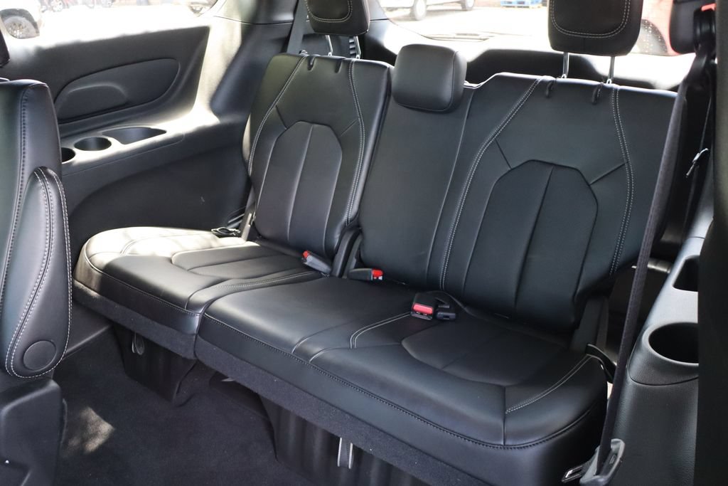 Used 2026 Chrysler Pacifica Select FWD image 47