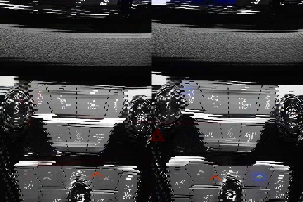 Used 2025 Chrysler Pacifica Select image 23