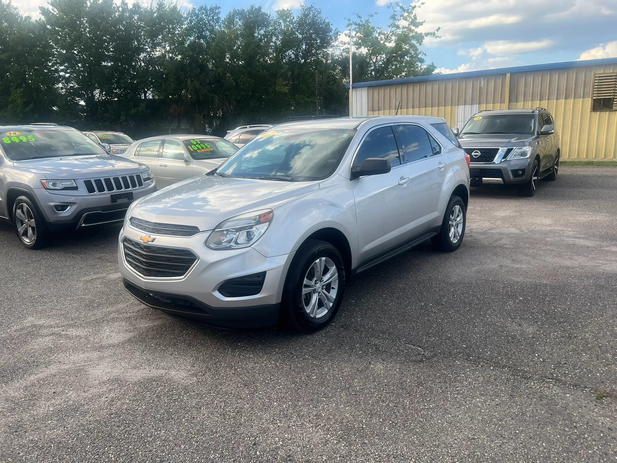 Used 2017 Chevrolet Equinox LS FWD image 2