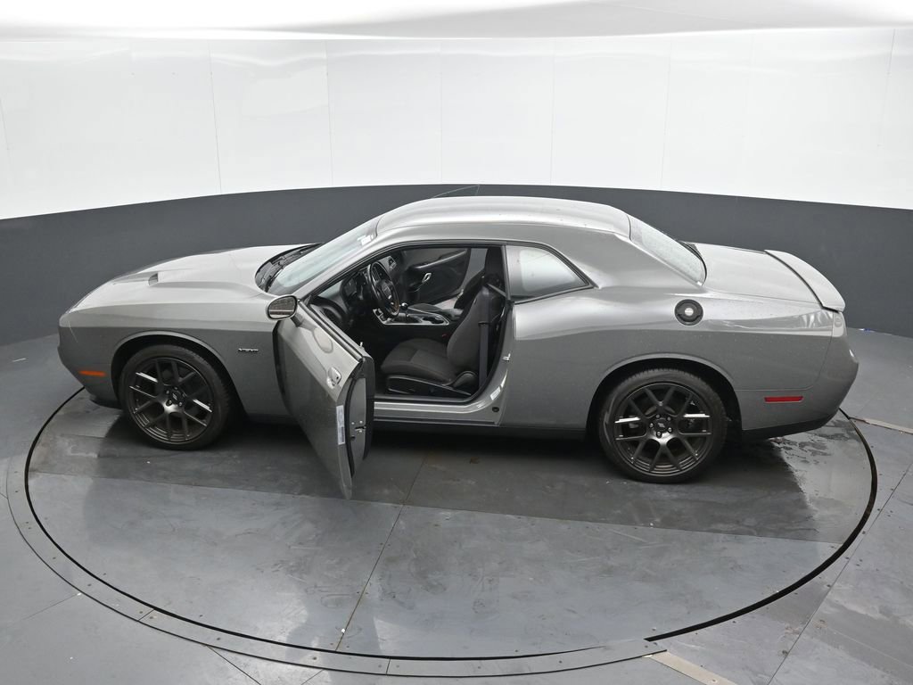 Used 2017 Dodge Challenger R/T image 51