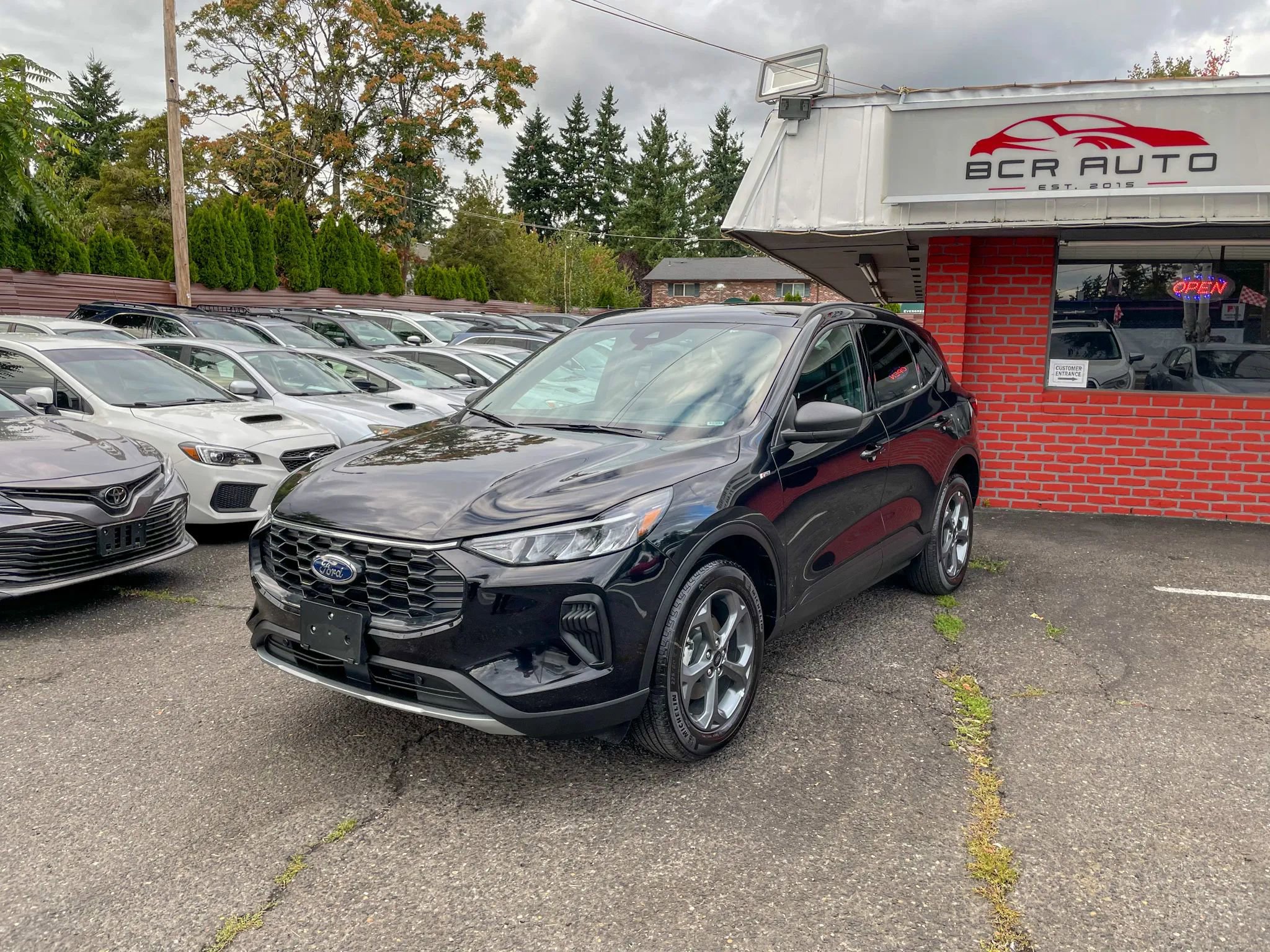 Used 2025 Ford Escape ST-Line AWD/4WD image 1