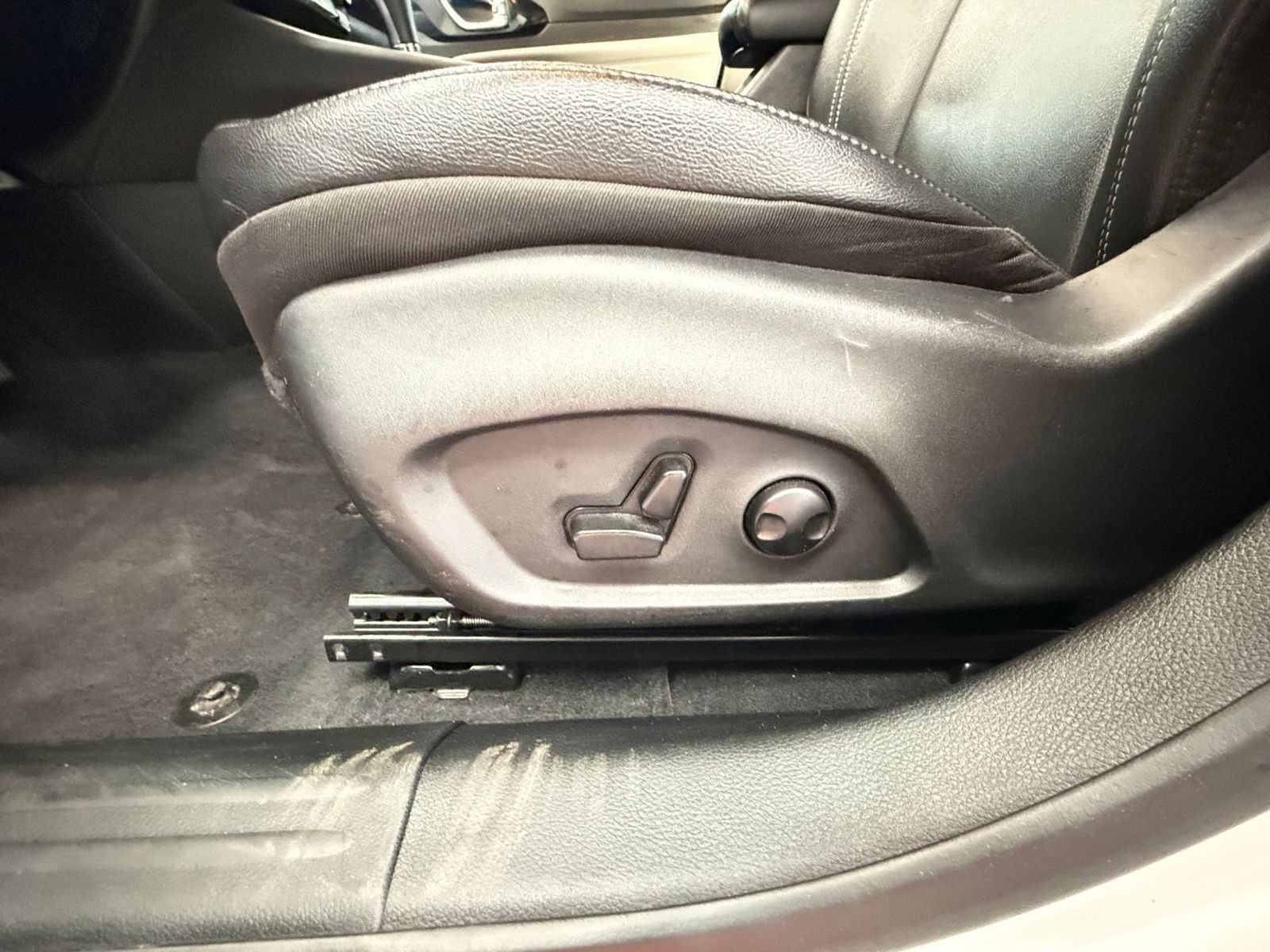 Used 2025 Jeep Compass Limited AWD/4WD image 22