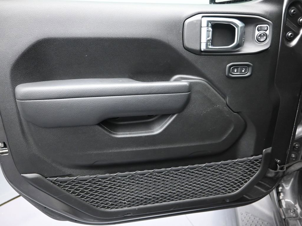 Used 2025 Jeep Gladiator Sport AWD/4WD image 12