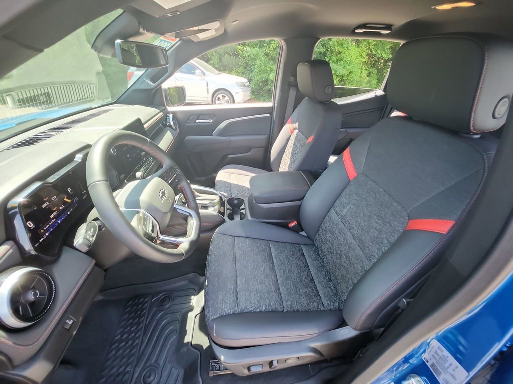 Used 2024 Chevrolet Colorado Z71 w/ Z71 Convenience Package 2 image 24