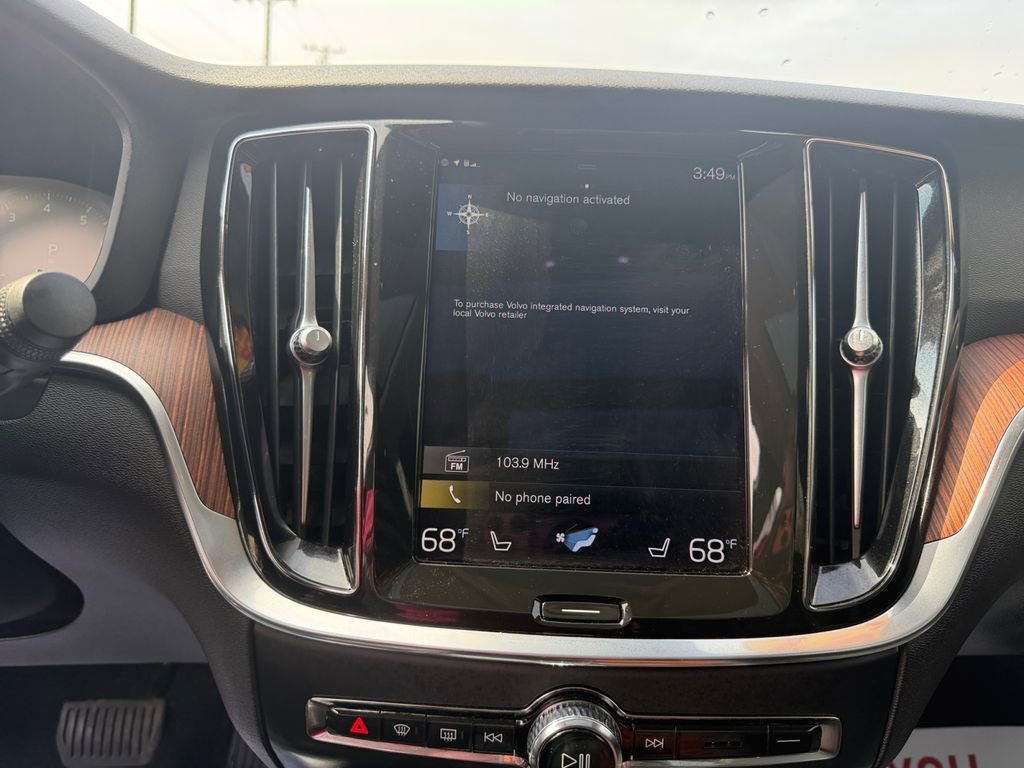 Used 2021 Volvo S60 T5 Momentum image 21