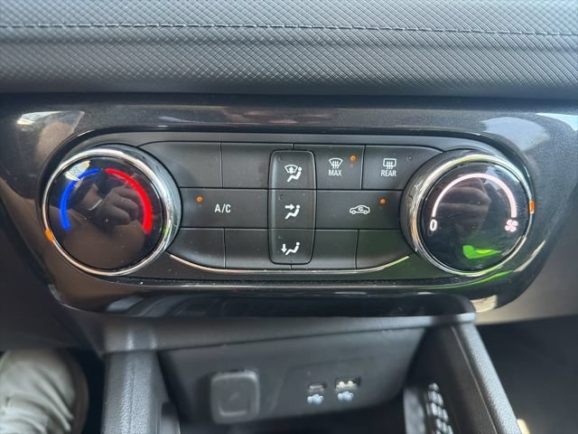 Used 2025 Chevrolet TrailBlazer LT AWD/4WD image 27